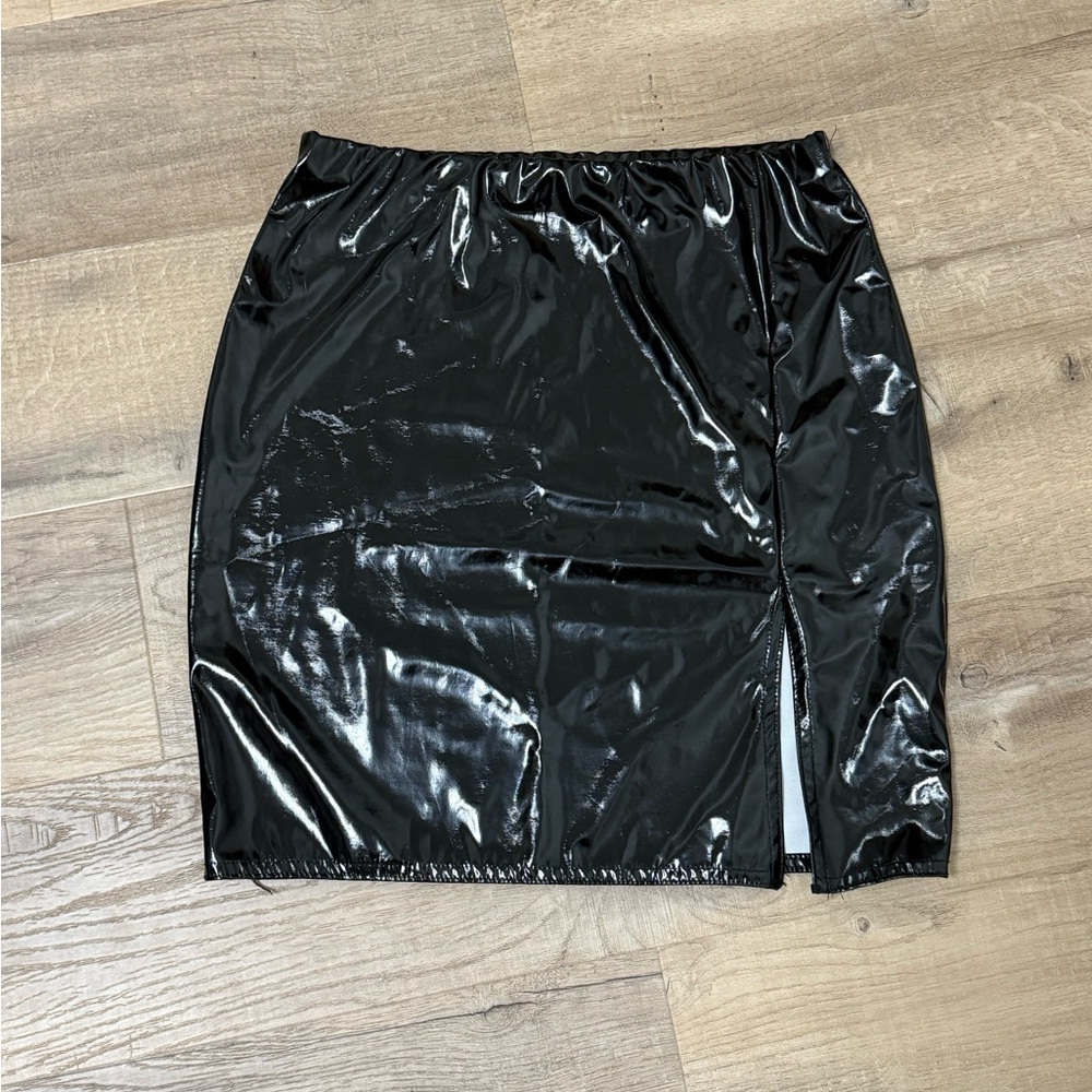 Sexy faux leather mini skirt